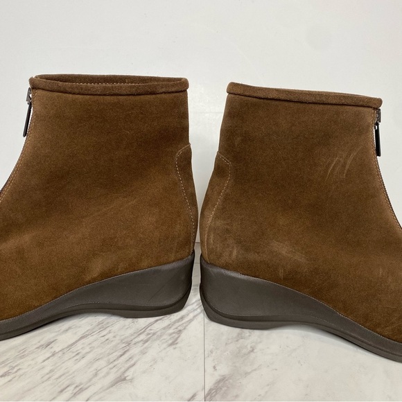 La Canadienne Shiane Brown Front Zip Bootie 8M - Picture 8 of 16